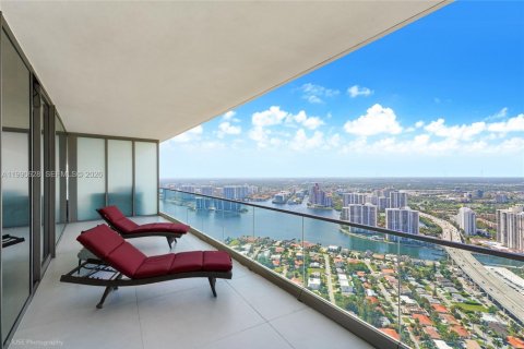 Condo in Sunny Isles Beach, Florida, 3 bedrooms  № 2058054 - photo 2