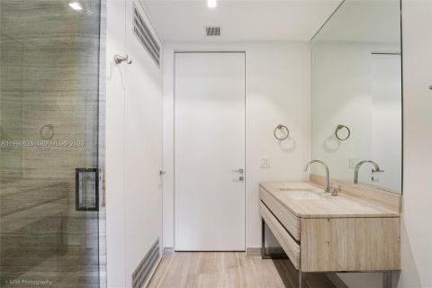 Condo in Sunny Isles Beach, Florida, 3 bedrooms  № 2058054 - photo 15