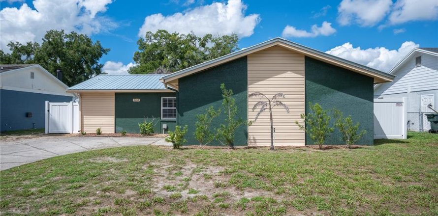 House in Lakeland, Florida 3 bedrooms, 97.08 sq.m. № 2393406