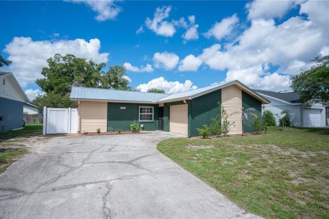 House in Lakeland, Florida 3 bedrooms, 97.08 sq.m. № 2393406 - photo 2