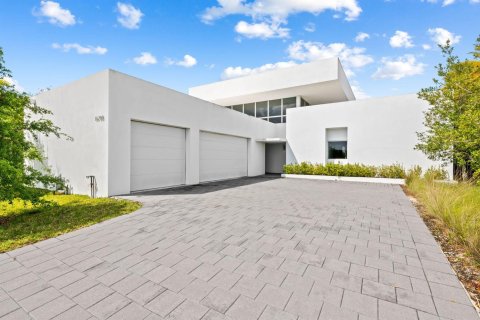 House in Weston, Florida 5 bedrooms, 430.88 sq.m. № 2246589 - photo 30