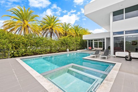 House in Weston, Florida 5 bedrooms, 430.88 sq.m. № 2246589 - photo 28