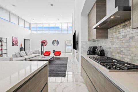 House in Weston, Florida 5 bedrooms, 430.88 sq.m. № 2246589 - photo 13