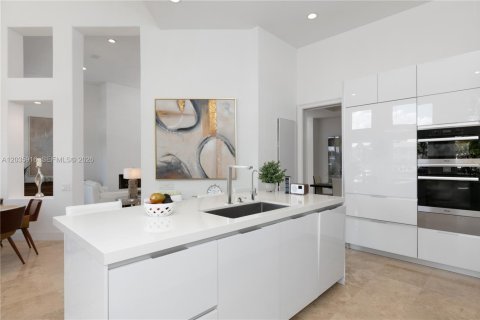 Casa en alquiler en Hollywood, Florida, 4 dormitorios, 435.25 m2 № 2085036 - foto 16