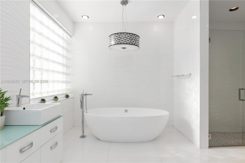Casa en alquiler en Hollywood, Florida, 4 dormitorios, 435.25 m2 № 2085036 - foto 24
