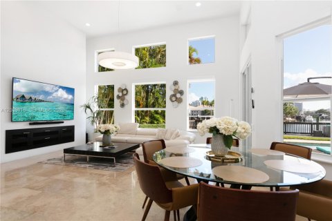 Casa en alquiler en Hollywood, Florida, 4 dormitorios, 435.25 m2 № 2085036 - foto 13