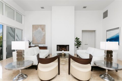 Casa en alquiler en Hollywood, Florida, 4 dormitorios, 435.25 m2 № 2085036 - foto 9
