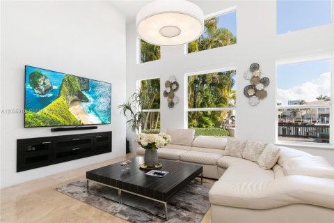 Casa en alquiler en Hollywood, Florida, 4 dormitorios, 435.25 m2 № 2085036 - foto 4