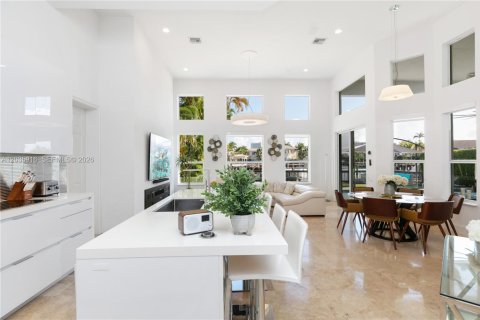 Casa en alquiler en Hollywood, Florida, 4 dormitorios, 435.25 m2 № 2085036 - foto 18