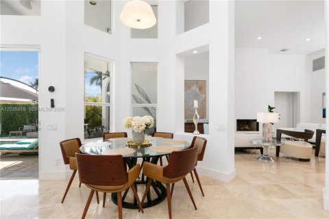 Casa en alquiler en Hollywood, Florida, 4 dormitorios, 435.25 m2 № 2085036 - foto 12