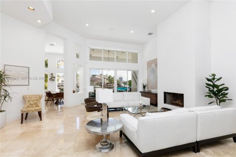 Casa en alquiler en Hollywood, Florida, 4 dormitorios, 435.25 m2 № 2085036 - foto 7