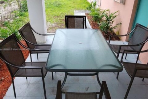 House in North Miami Beach, Florida 3 bedrooms, 143.07 sq.m. № 1820419 - photo 17