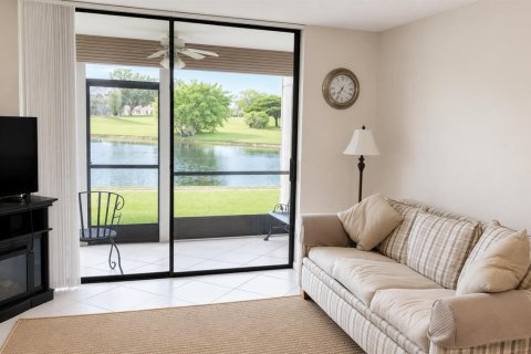 Condo in Sunrise, Florida, 2 bedrooms № 2245650 - photo 8