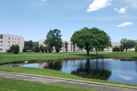 Condominio en Sunrise, Florida, 2 dormitorios  № 2245650