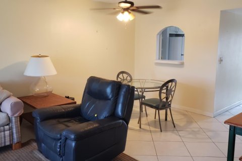 Condo in Sunrise, Florida, 2 bedrooms № 2245650 - photo 10