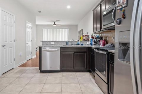 Townhouse in Riverview, Florida 2 bedrooms, 137.5 sq.m. № 2199538 - photo 5