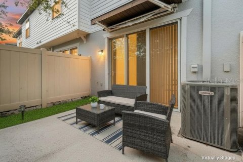 Townhouse in Riverview, Florida 2 bedrooms, 137.5 sq.m. № 2199538 - photo 11