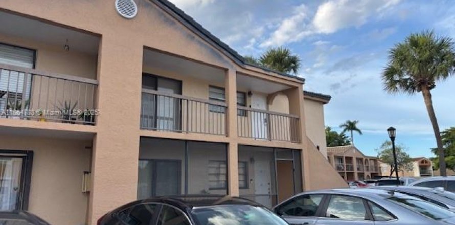 Кондоминиум с 2 спальнями в Хайалиа, Флорида № 1958365