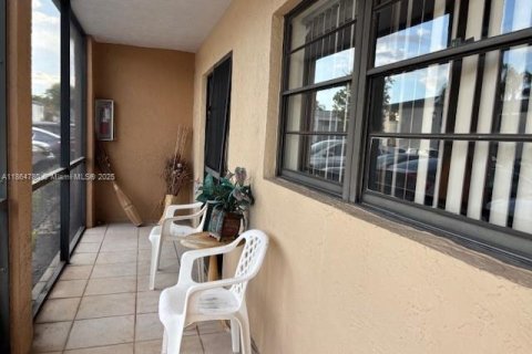 Купить кондоминиум в Хайалиа, Флорида 2 спальни, 83.61м2, № 1958365 - фото 2