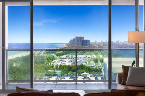 Condo in Sunny Isles Beach, Florida, 2 bedrooms  № 1782088 - photo 1