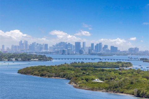 Condo in Sunny Isles Beach, Florida, 2 bedrooms  № 1782088 - photo 29