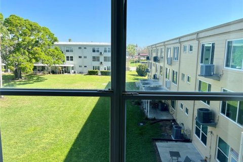 Condominio en venta en Clearwater, Florida, 2 dormitorios, 102.19 m2 № 2143591 - foto 16