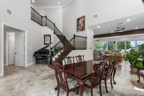 House in Windermere, Florida 4 bedrooms, 402.17 sq.m. № 1676947 - photo 6