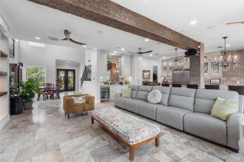 House in Windermere, Florida 4 bedrooms, 402.17 sq.m. № 1676947 - photo 9