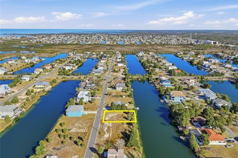 Terreno en Hernando Beach, Florida № 2233216