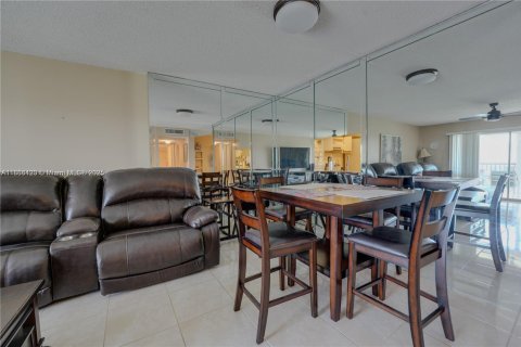 Condominio en alquiler en Dania Beach, Florida, 2 dormitorios, 110.55 m2 № 1941192 - foto 7