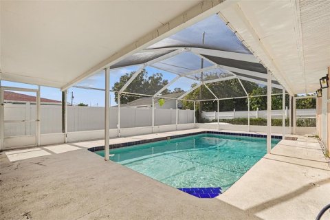 House in Tampa, Florida 4 bedrooms, 209.22 sq.m. № 2227130 - photo 26