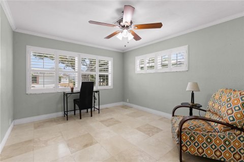 House in Tierra Verde, Florida 4 bedrooms, 192.87 sq.m. № 2098736 - photo 26