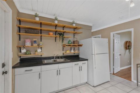 House in Tampa, Florida 3 bedrooms, 81.29 sq.m. № 2198274 - photo 12