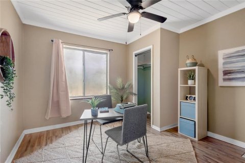 House in Tampa, Florida 3 bedrooms, 81.29 sq.m. № 2198274 - photo 14