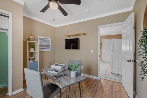 House in Tampa, Florida 3 bedrooms, 81.29 sq.m. № 2198274 - photo 13