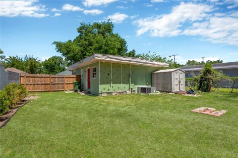 House in Tampa, Florida 3 bedrooms, 81.29 sq.m. № 2198274 - photo 16