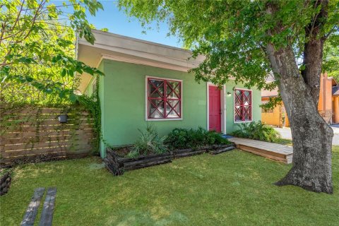House in Tampa, Florida 3 bedrooms, 81.29 sq.m. № 2198274 - photo 6