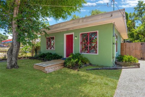 House in Tampa, Florida 3 bedrooms, 81.29 sq.m. № 2198274 - photo 20