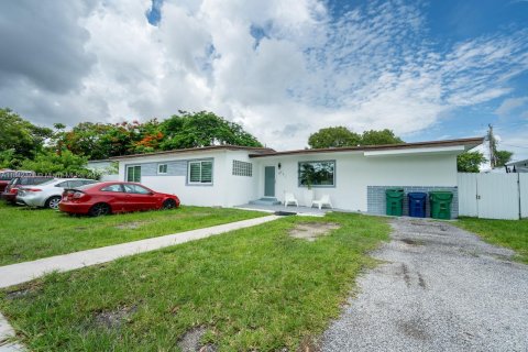 House in Cutler Bay, Florida 4 bedrooms, 184.32 sq.m. № 1834195 - photo 2