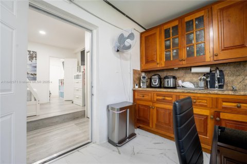 House in Cutler Bay, Florida 4 bedrooms, 184.32 sq.m. № 1834195 - photo 27