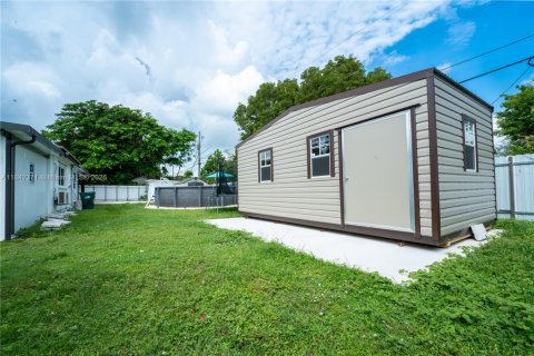 House in Cutler Bay, Florida 4 bedrooms, 184.32 sq.m. № 1834195 - photo 9