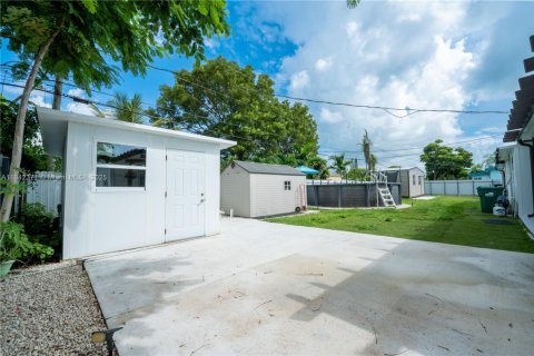 House in Cutler Bay, Florida 4 bedrooms, 184.32 sq.m. № 1834195 - photo 10