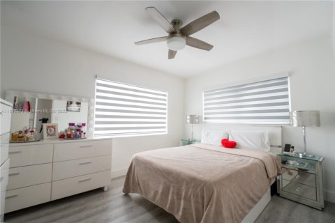 House in Cutler Bay, Florida 4 bedrooms, 184.32 sq.m. № 1834195 - photo 8