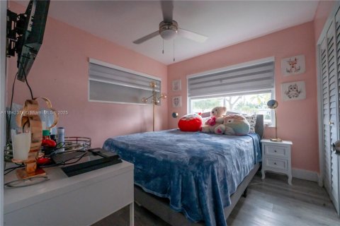 House in Cutler Bay, Florida 4 bedrooms, 184.32 sq.m. № 1834195 - photo 13