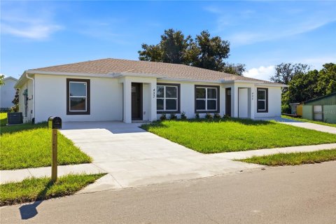 Commercial property in Lake Hamilton, Florida 4 bedrooms, 205.78 sq.m. № 2430515 - photo 2
