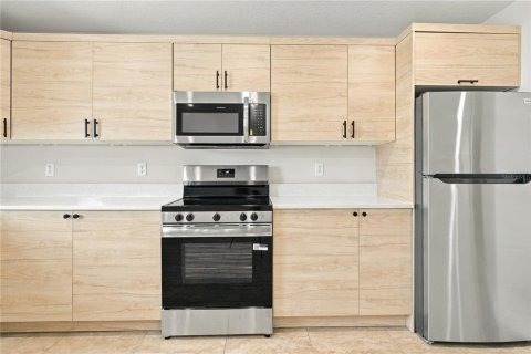 Commercial property in Lake Hamilton, Florida 4 bedrooms, 205.78 sq.m. № 2430515 - photo 9