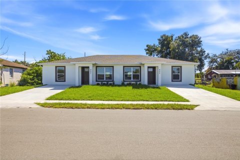 Commercial property in Lake Hamilton, Florida 4 bedrooms, 205.78 sq.m. № 2430515 - photo 3