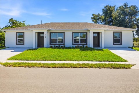 Commercial property in Lake Hamilton, Florida 4 bedrooms, 205.78 sq.m. № 2430515