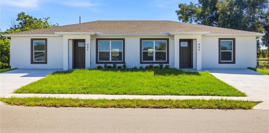 Commercial property in Lake Hamilton, Florida 4 bedrooms, 205.78 sq.m. № 2430515