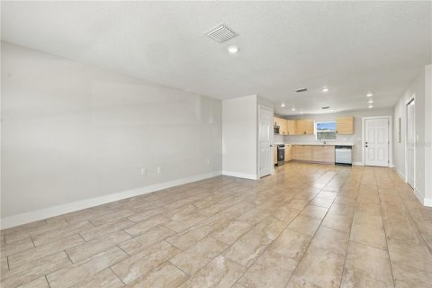Commercial property in Lake Hamilton, Florida 4 bedrooms, 205.78 sq.m. № 2430515 - photo 24